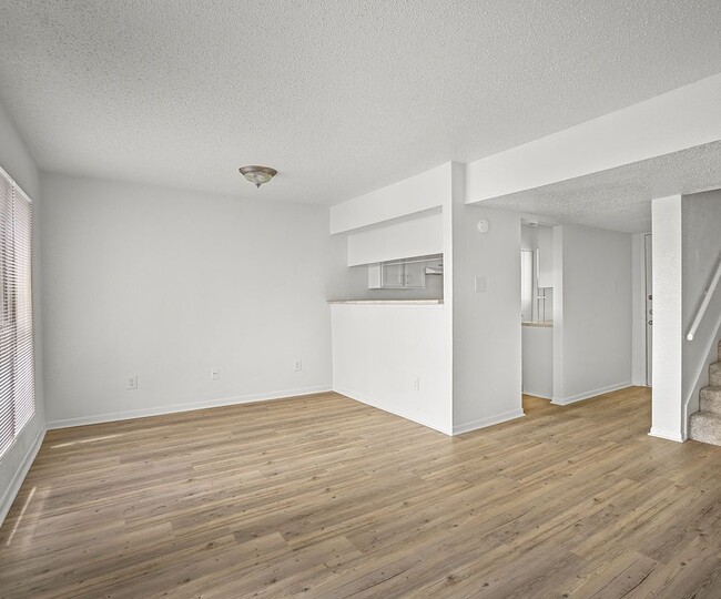 Building Photo - 2111 Holly Hall St