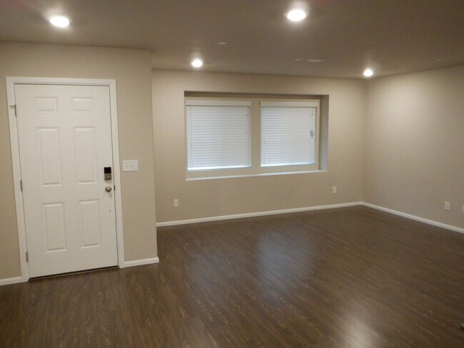 Foto del edificio - 3308 Hoffman Hill Blvd