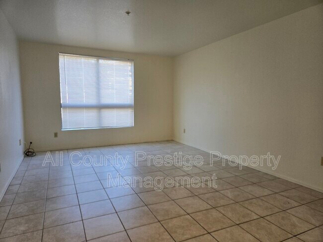Foto del edificio - 16033 N 25th St