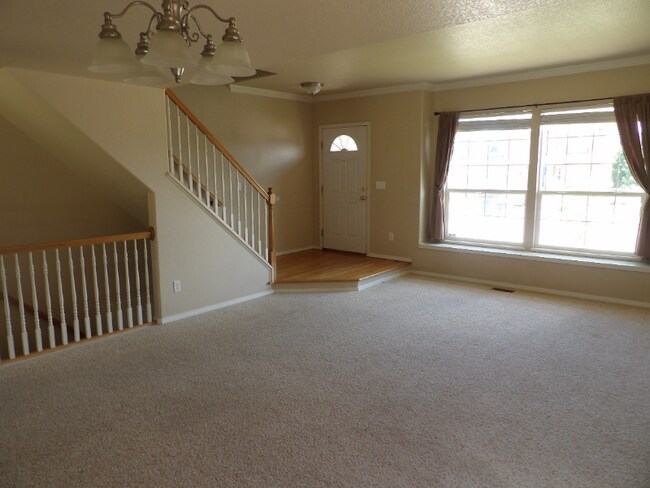Building Photo - 12424 Angelina Dr