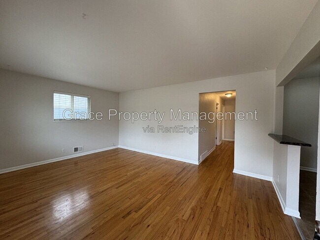 Foto del edificio - 1540 E 112th Pl