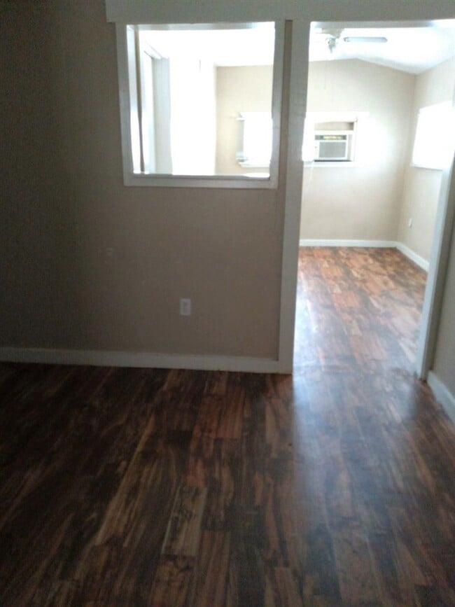 Foto del edificio - 424 E Greenwood St