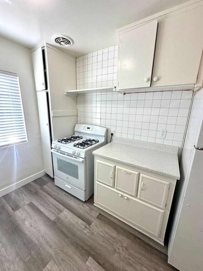 Foto del edificio - Cute 1bd/1ba move in ready in NoHo