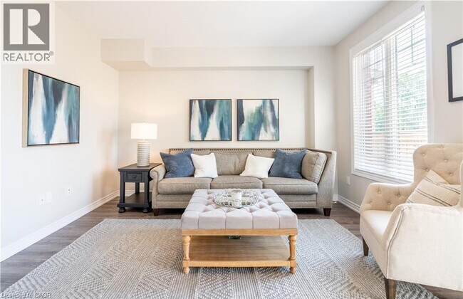 Photo du bâtiment - 15 Pierre Trudeau Ln