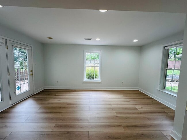 Building Photo - 21424 Glebe View Dr