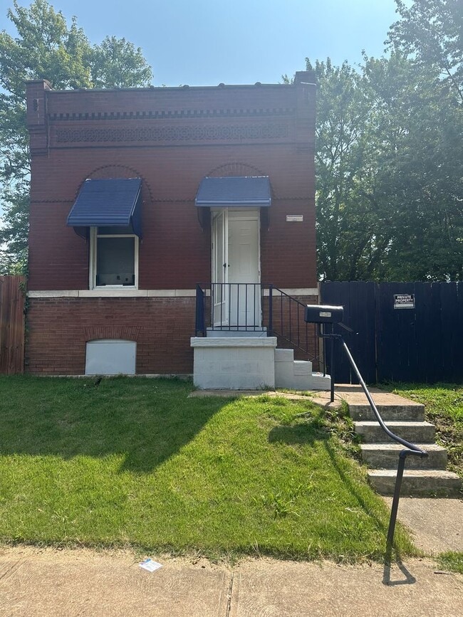 Building Photo - 4434 S Compton Ave