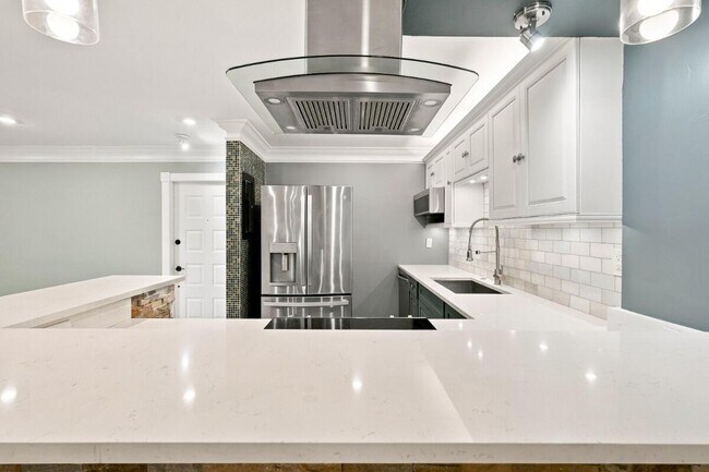 Foto del edificio - 3017 N Oakland Forest Dr