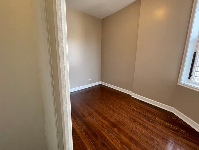 Building Photo - 1533 S Spaulding Ave