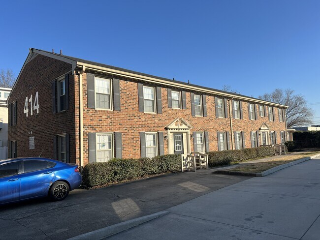 Foto del edificio - Renovated Units In The VIBE District!