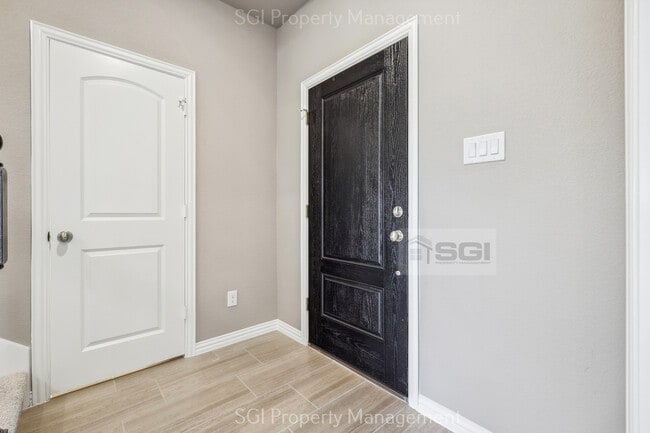 Foto del edificio - 209 Cedar Elm Ln