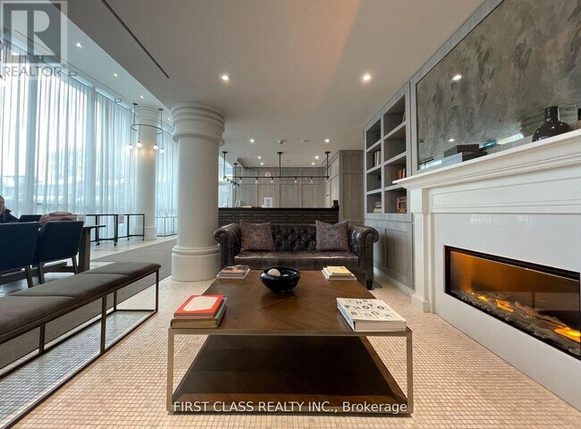 Photo du bâtiment - 33 Helendale Ave