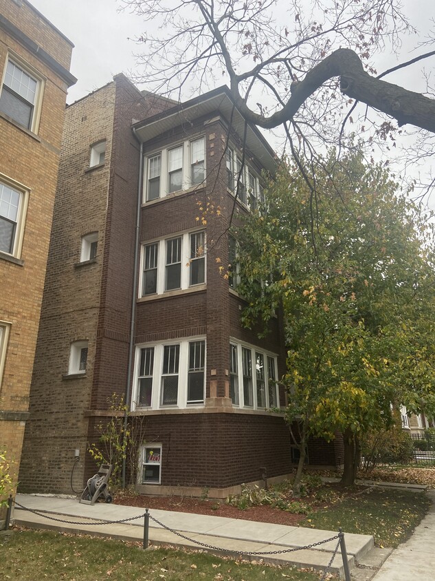 Foto principal - 4844 N Washtenaw Ave