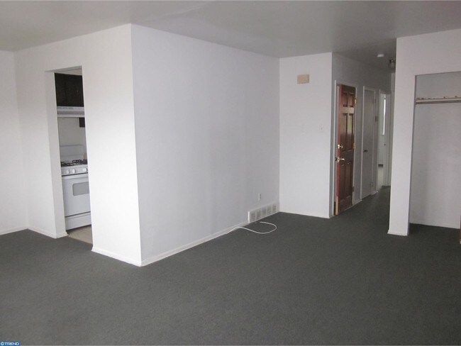Building Photo - 2026 Welsh Rd