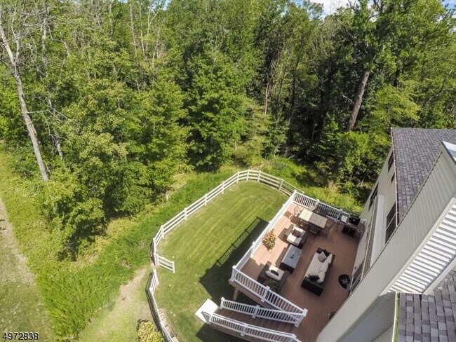 Building Photo - 6 Himsl Ct