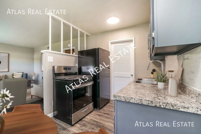 Foto del edificio - 315 May Drive