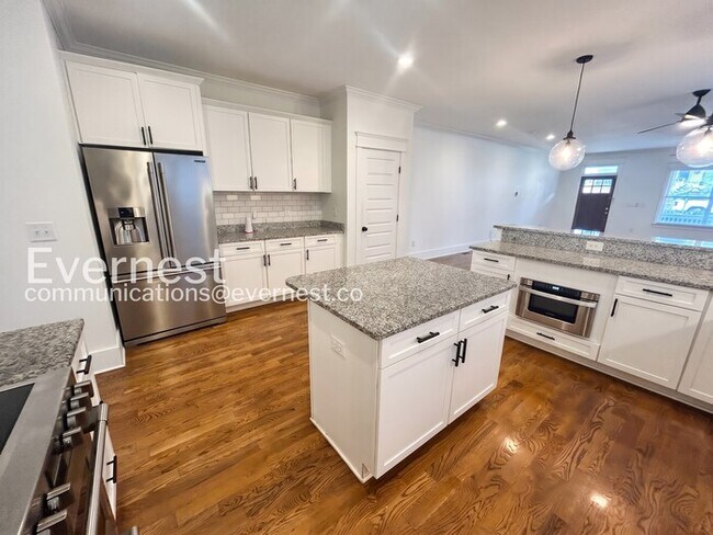 Foto del edificio - 2905a Davis Ave