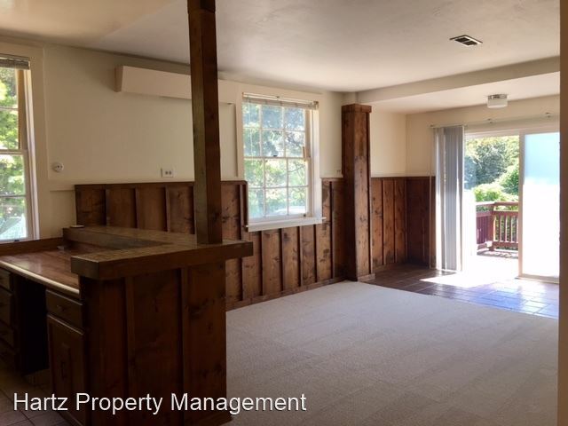 Building Photo - 2 br, 1 bath House - 307 C Street Unit B