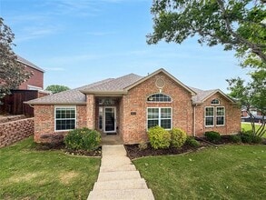 Building Photo - 3813 Cromwell Dr
