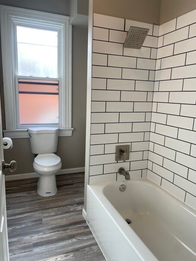 Foto del edificio - Gorgeous Duplex Apartment for rent in Pitt...