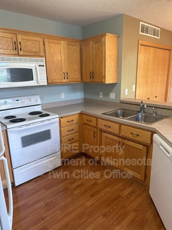 Foto del edificio - 1331 128th Ave NE