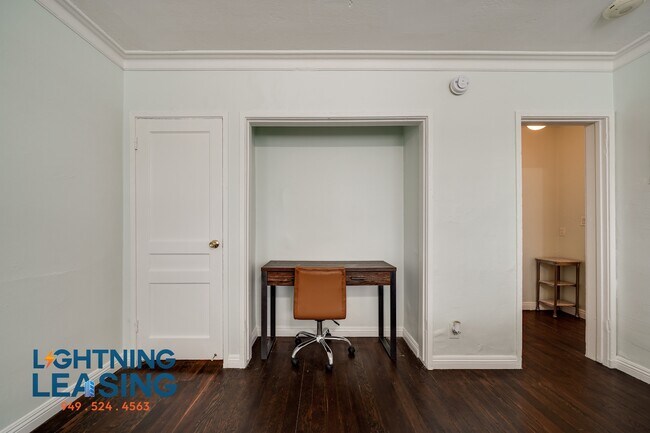 Building Photo - 750 Normandie Ave