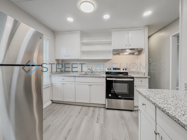 Building Photo - NOW OFFERING $250 OFF FIRST FULL MONTH IF ...