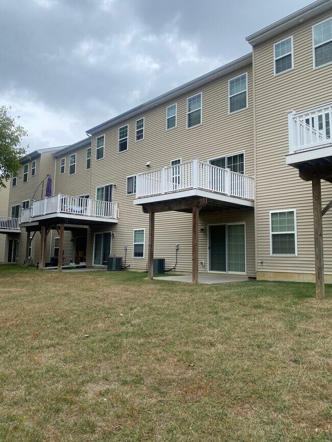 Building Photo - 3 Bedroom townhouse in Morton PA
