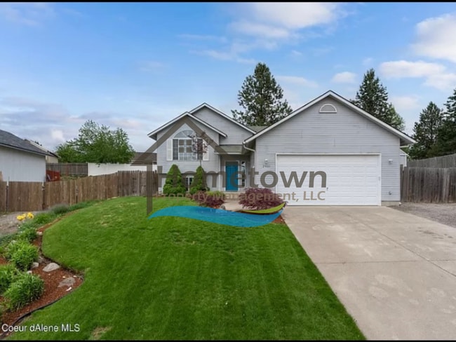 Building Photo - Spacious 4 Bedroom 2.5 Bath Family Home wi...