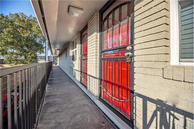 Building Photo - 1616 Monroe Ave