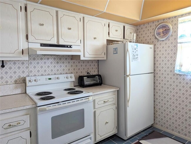 Building Photo - 4040 Ironwood Cir