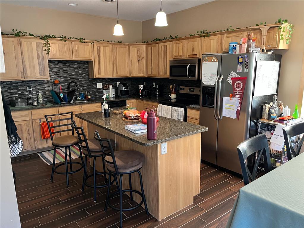 Foto principal - 742 Pascal St N