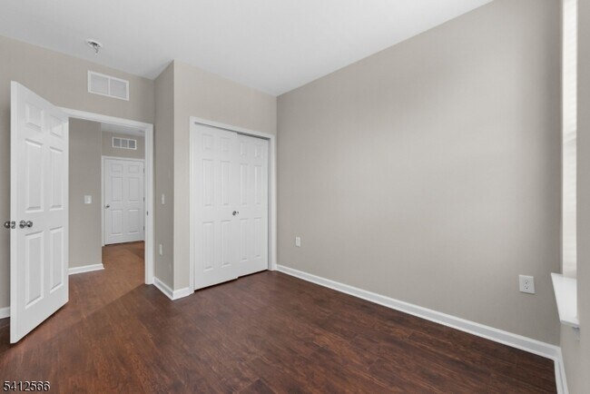 Foto del edificio - 1038 Station Rd