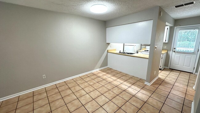 Building Photo - 803 Timbers Ct