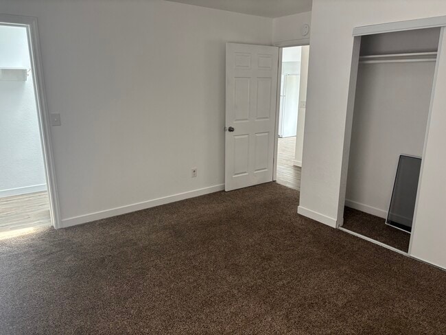 Foto del edificio - 3033 Pinnacle Dr