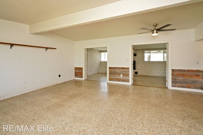 Building Photo - Studio, 2 bath House - 1924 Madison Ave