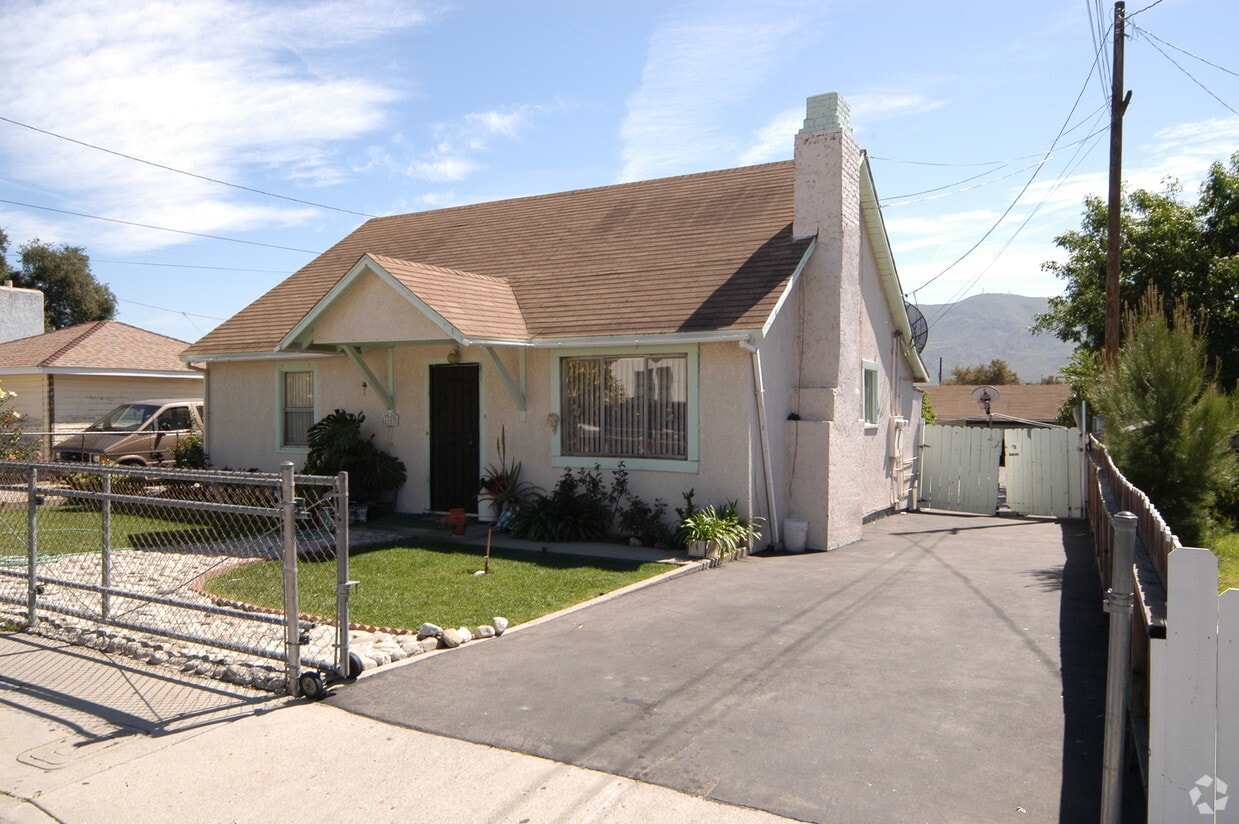 Building Photo - 1160 Richmond Rd