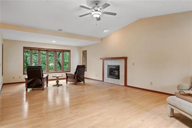 Foto del edificio - 957 Pine View Ct
