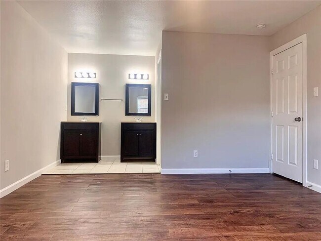 Foto del edificio - 8113 Chesham Dr