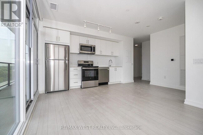 Photo du bâtiment - 4010 Eglinton Ave W