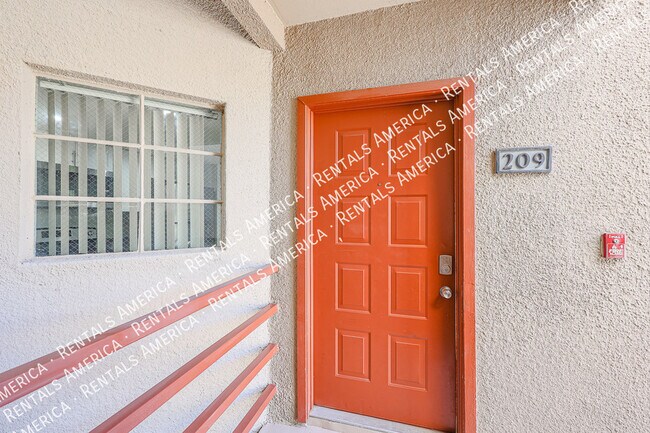 Foto del edificio - 4850 E Desert Cove Ave