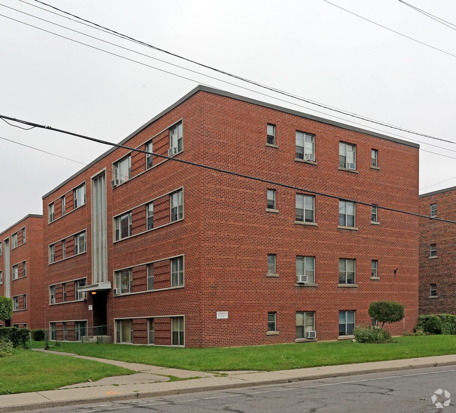 Primary Photo - Claremount Court