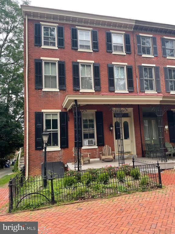 Foto principal - 318 N Matlack St