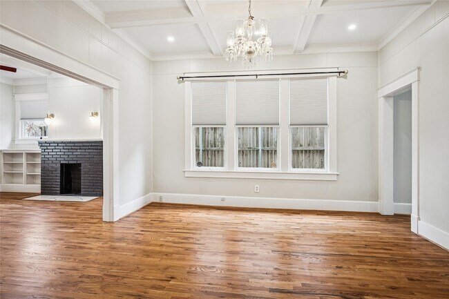 Foto del edificio - 5621 Miller Ave