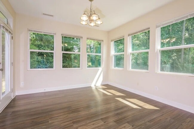 Building Photo - 1204 Whispering Ridge Ct