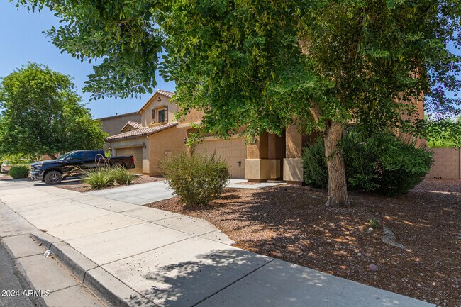 Building Photo - 10814 W Avenida Del Rey