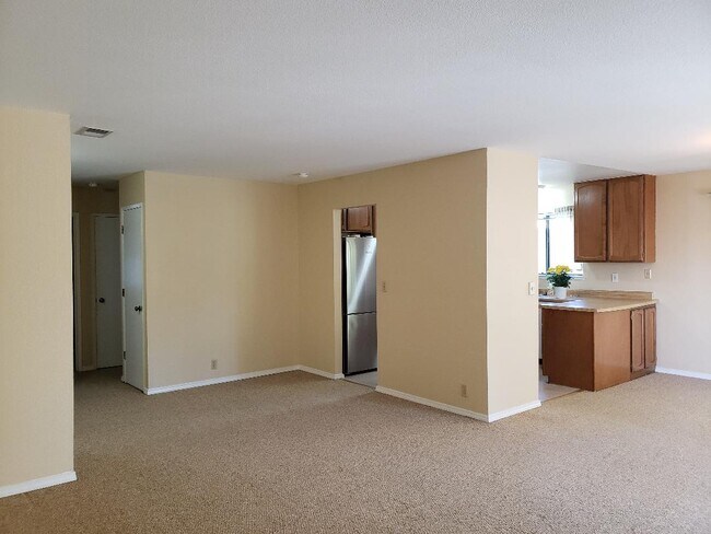 Building Photo - 1236 Clinton St