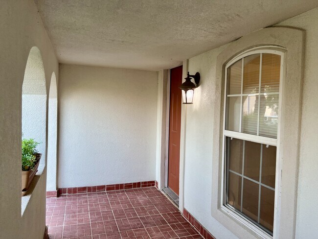 Foto del edificio - 1144 E Haskell St