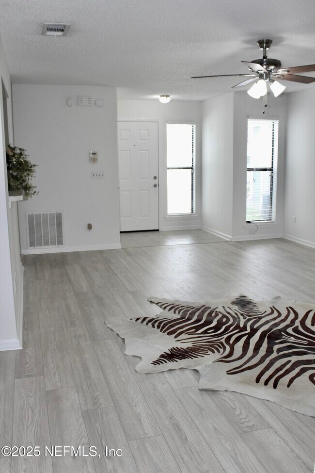 Building Photo - 12627 Enchanted Hollow Dr