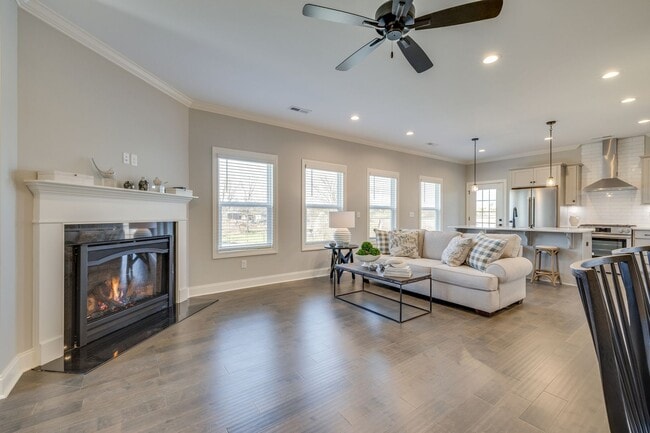 Building Photo - Maryville 37803 - Coming Soon! Showings begin 08/17/2026. 4-bedroom, 3.5-bath home in Maryville -...