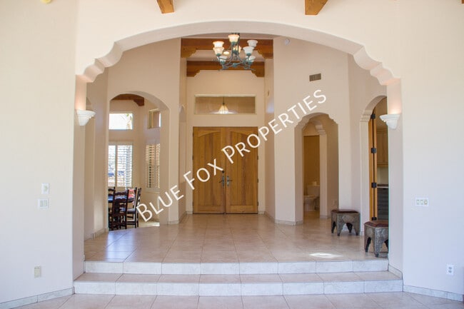Building Photo - 6190 N Cadena De Montanas